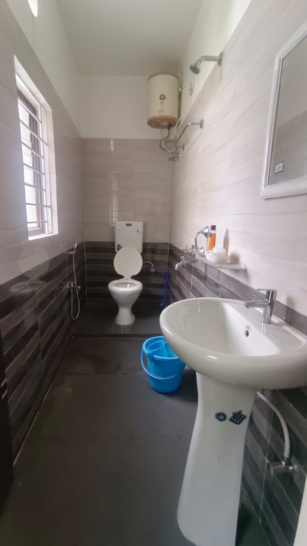 Unfurnished 3bhk in Tribeni Path, Dwaraka Nagar, Bormotoria, Guwahati, Assam, India for Rent